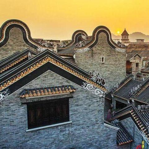 华升股份粘上“华字辈”四涨停后跌停 扣非连亏近16年负债率58%历史最高